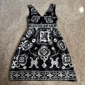 WHBM Dress Womens 2 Black White Patterned 100% Silk Surplice Empire Waist A-Line